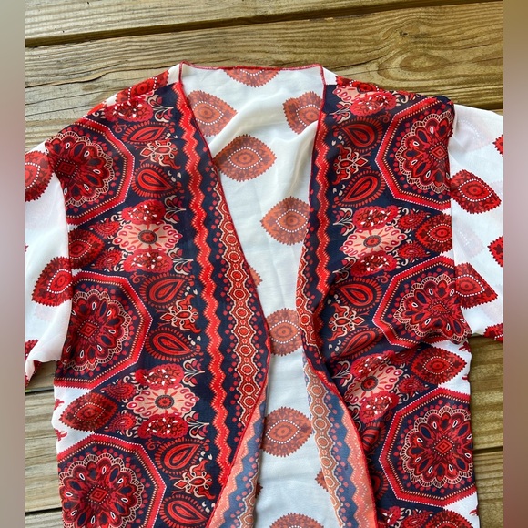 Women’s fashion red /white kimono - Picture 4 of 10